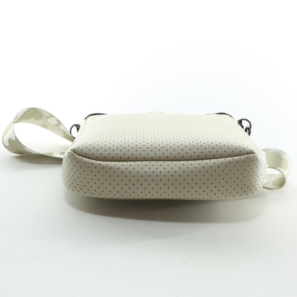 Haute Shore JERI BLANC Crossbody Bag Purse Off White with Camo Strap - Picture 4 of 6